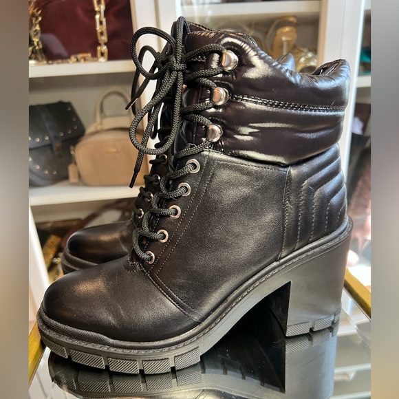 ***SOLD $70***Marc Fisher LTD Black Heeled Boot Size 8 - Picture 1 of 10